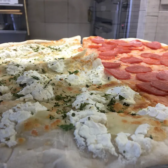 Tommy's Pizza Broad Channel Picture 5