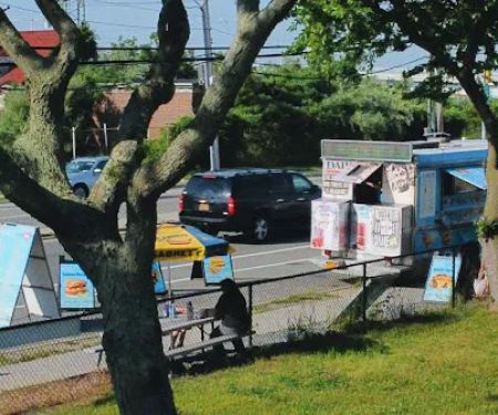 Breezy Dogs Food Truck