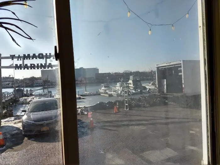 Tamaqua Bar & Marina Picture 1