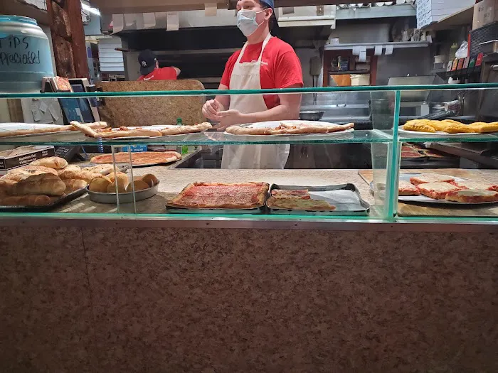 Victoria Pizzeria Picture 2