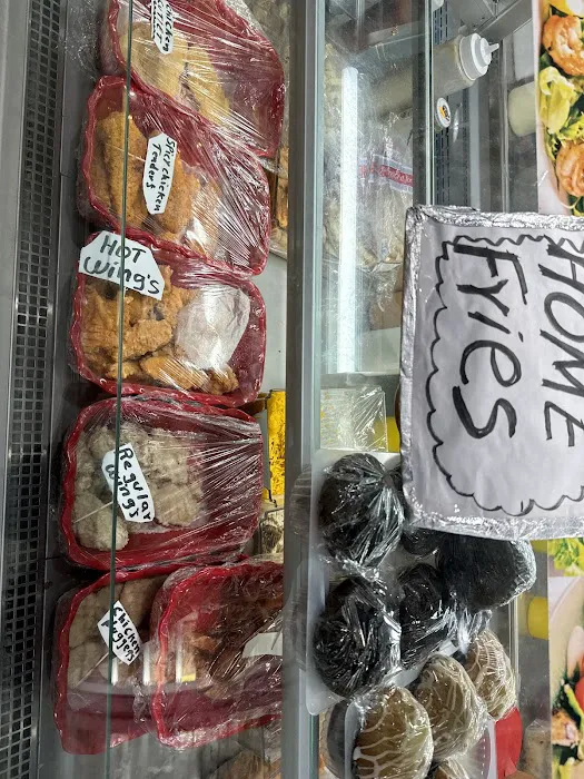 Organic Food Mart Deli Picture 10