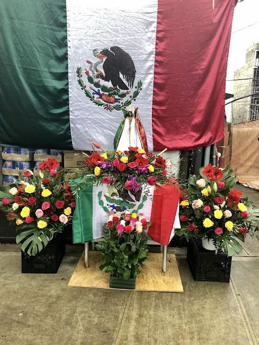Azteca Deli Picture 6