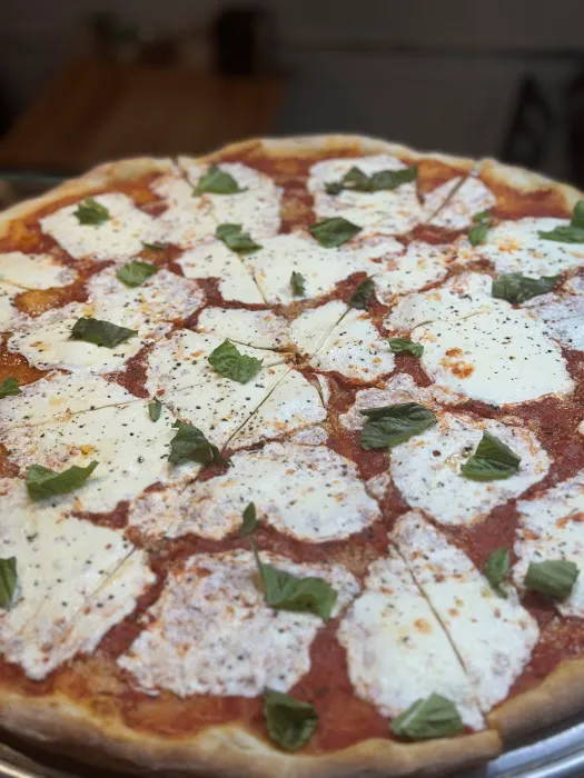 Backyard Pizza Cafe Picture 9