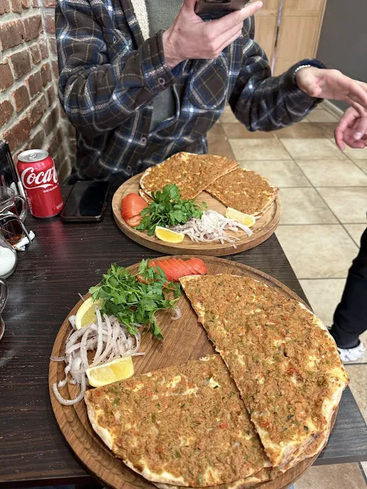 Backyard Pizza Cafe Picture 2