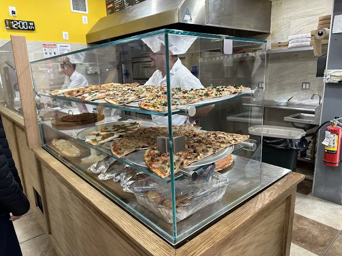Backyard Pizza Cafe Picture 4