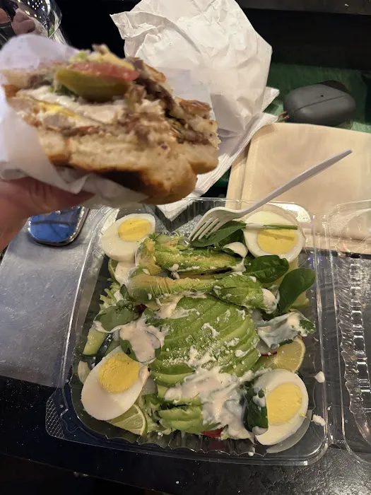 Peraltas Deli & Grill Food & Groceries Picture 4