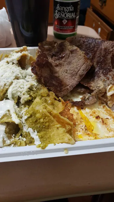 Peraltas Deli & Grill Food & Groceries Picture 3