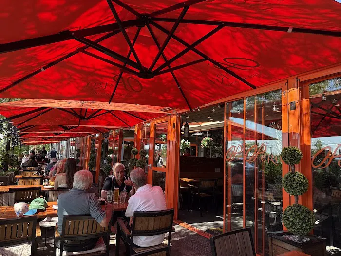 Rocca Cafe & Lounge Picture 3