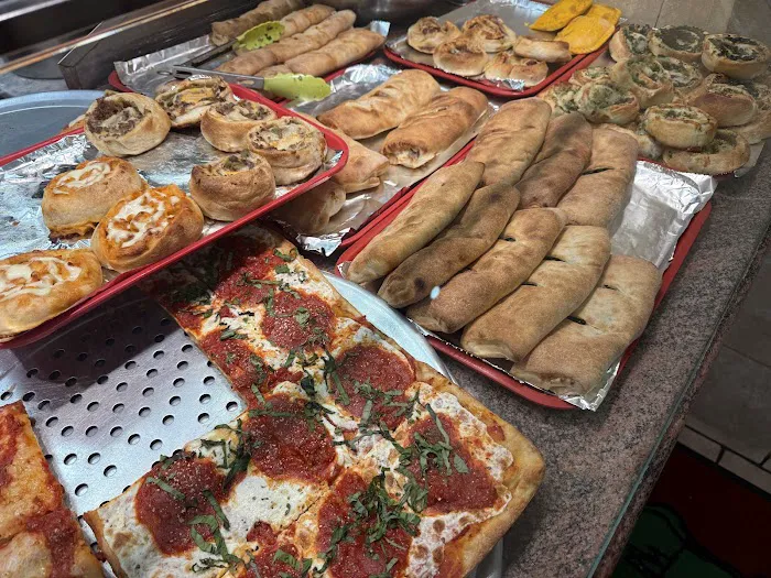 Luigi's Pizza Picture 8