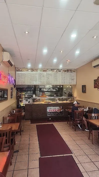 Luigi's Pizza Picture 1
