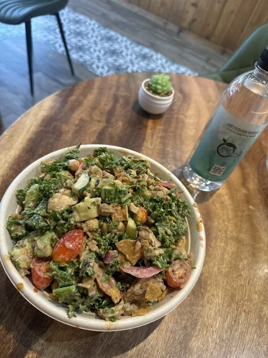 OverGreens Salads & Juice Picture 8