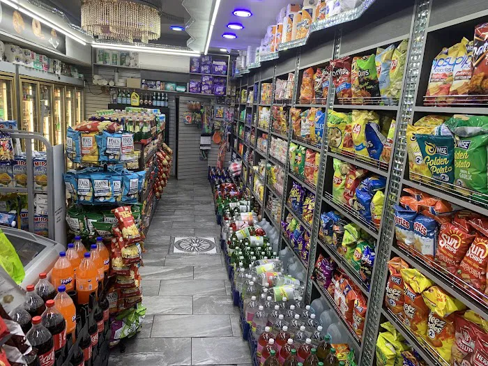 Z Market & Deli Picture 5