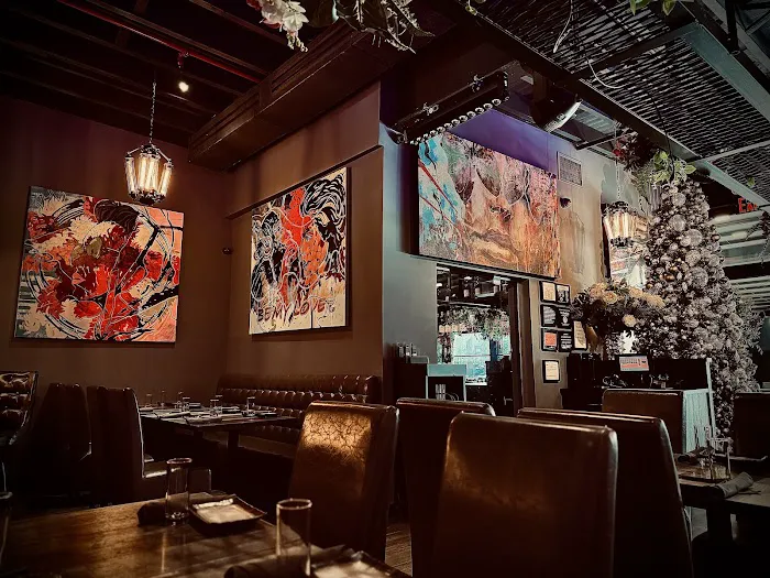 WISE Bar & Grill Picture 4