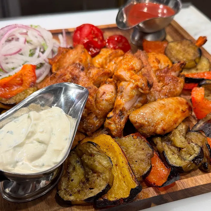 QAND Restaurant Picture 1
