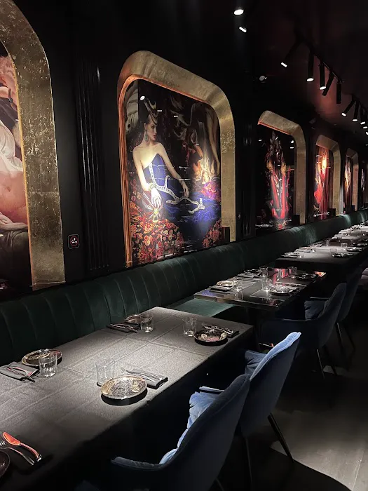Level Restaurant & Bar Picture 1