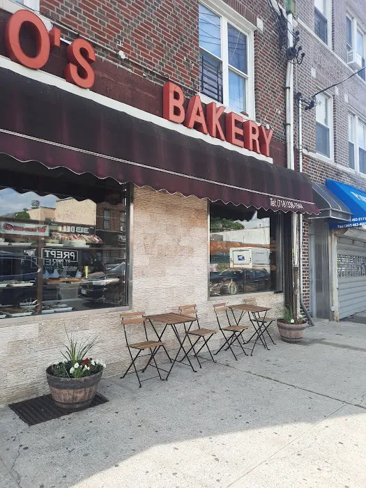 Cuccio's Bakery Picture 7