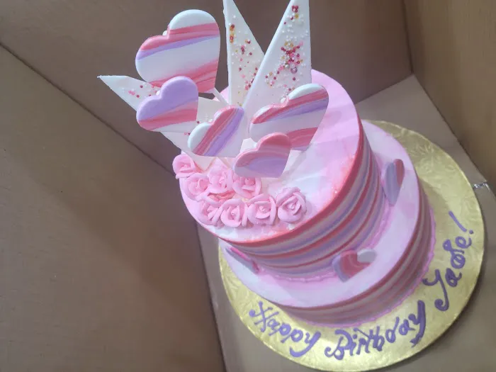 Cuccio's Bakery Picture 3
