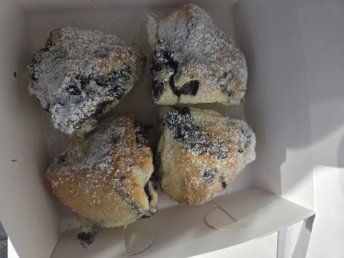 Cuccio's Bakery Picture 6