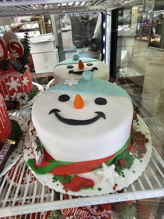 Elegante Pastry Shop Picture 5
