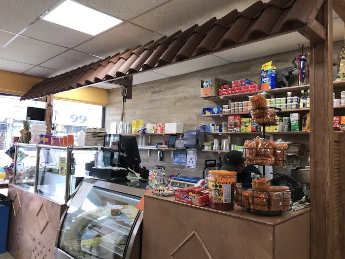 El Castillo Tienda Mexicana y Jugos Naturales Picture 4