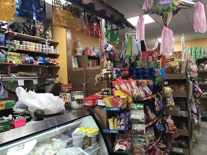 El Castillo Tienda Mexicana y Jugos Naturales Picture 5