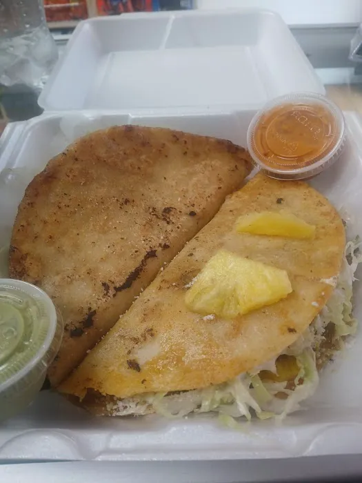 Las Dos Familias Deli Inc. Picture 1