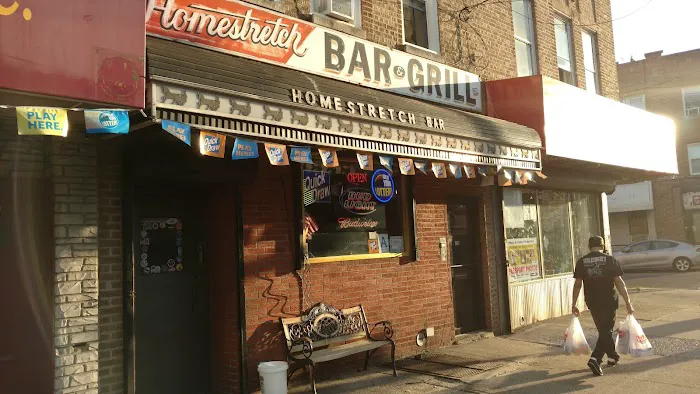 Homestretch Bar & Grill Picture 6