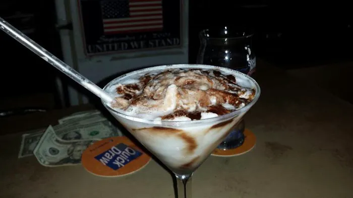 Homestretch Bar & Grill Picture 8