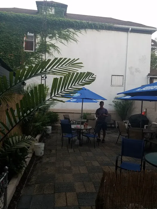 Homestretch Bar & Grill Picture 5