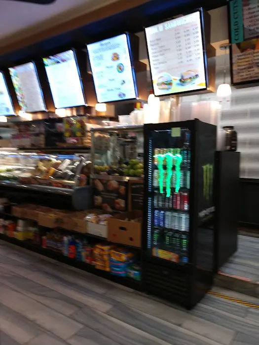 United Express Deli & Grill Picture 4