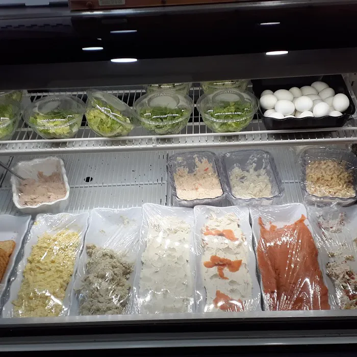 Ave-Z Deli & Pizza Picture 2