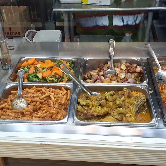 Ave-Z Deli & Pizza Picture 9