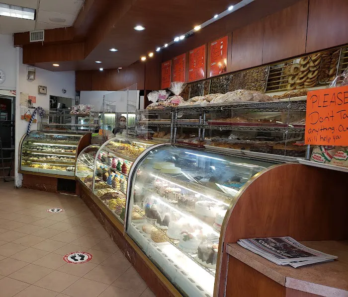 Mona Lisa Bakery Picture 7