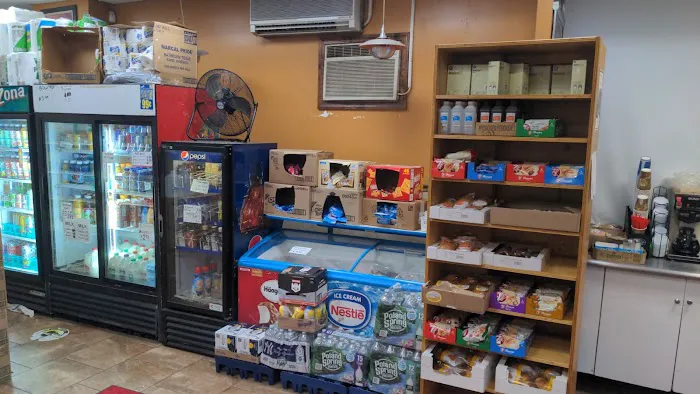 Tawfiq deli and grocery Picture 9