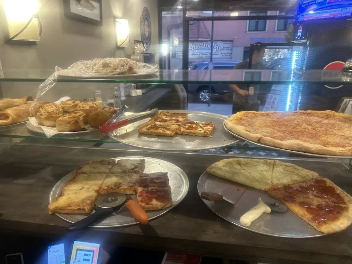 Andolinis Pizza Picture 1