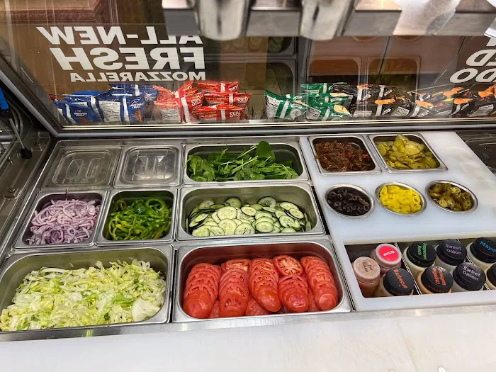 SUBWAY RESTAURANT(56099) Picture 6