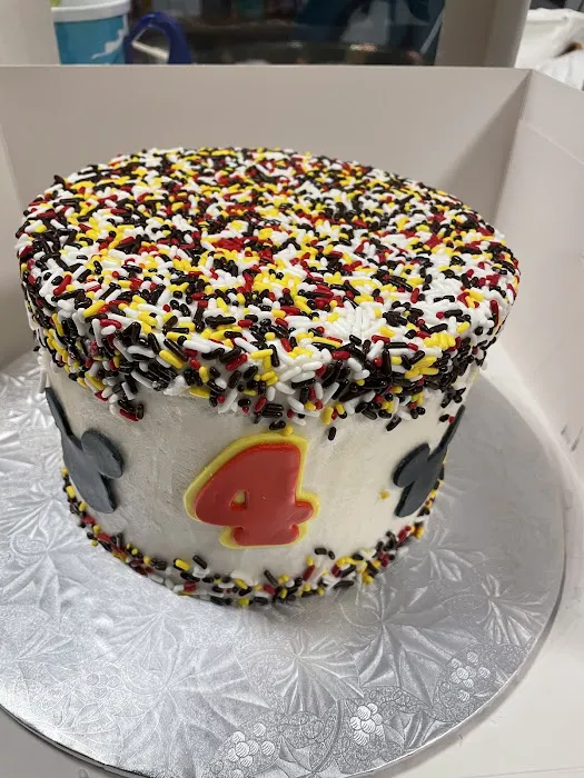 Custom cakes and cookies - Everything Cakes Picture 3