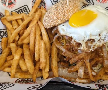 Daddy'Os BBQ & Sports Bar