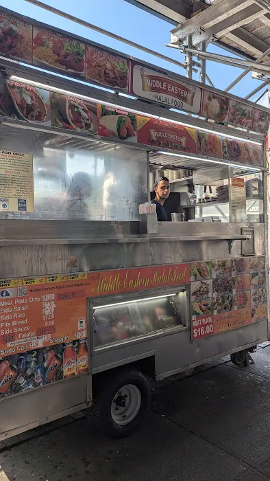 Middle Eastern Halal Cart Picture 4