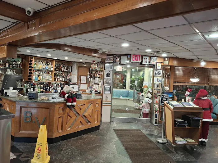 The New Bridgeview Diner Picture 3