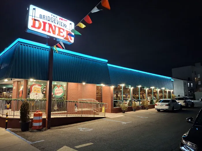 The New Bridgeview Diner Picture 6