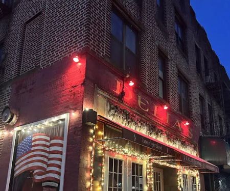 Delia's Lounge & Restaurant