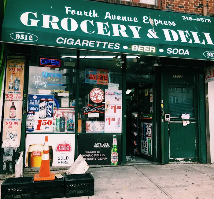 Mark Deli Grocery Picture 2