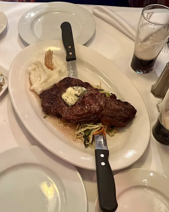 Hunter's Steak & Ale House Picture 3