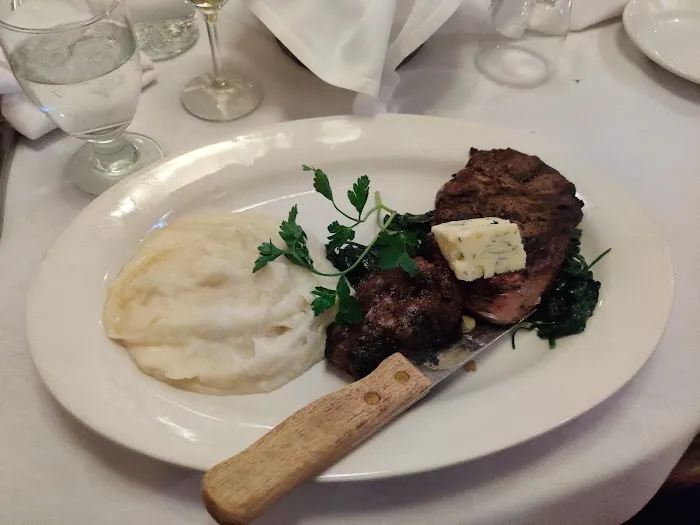 Hunter's Steak & Ale House Picture 4