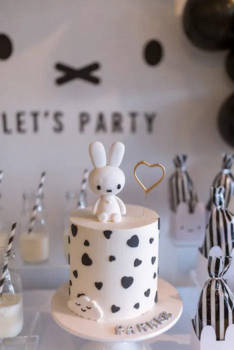 E's Cake Shop Picture 1