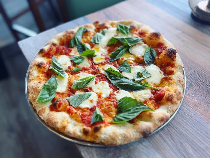 APIZZA: Dyker Pizza Company Picture 1