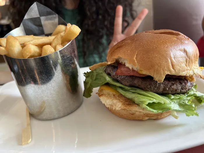 Suburban Diner Picture 3