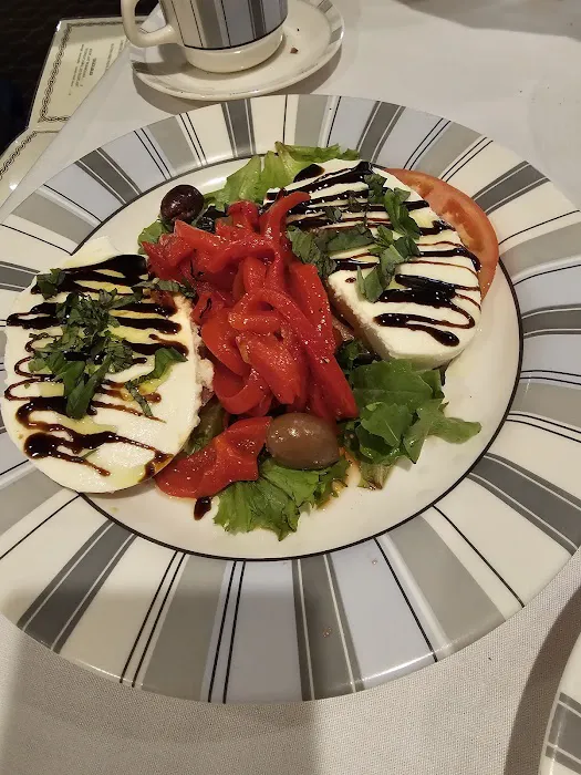 Fiona's restaurant Picture 3