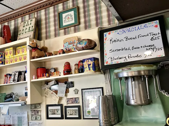 Tillo's Place Restaurant Picture 6